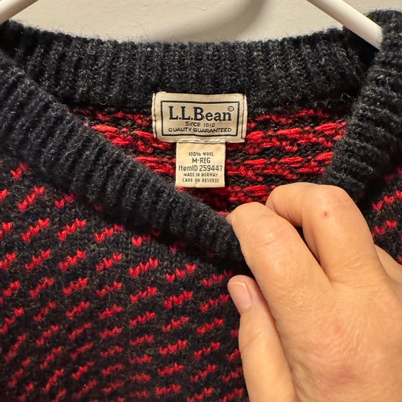 L.L. Bean Men’s Wool Sweater in Red and Black - Picture 2 of 3